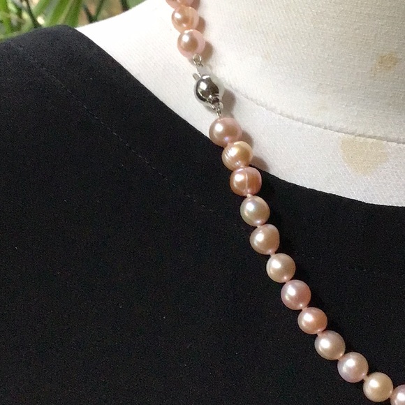 Freshwater Blush Pink Pearl Necklace 7mm - Picture 6 of 9